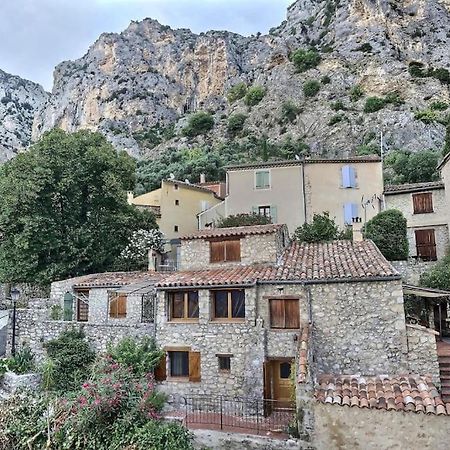 Studio Vue Sur La Roche, Au Calme Moustiers #1 Apartment Luaran gambar